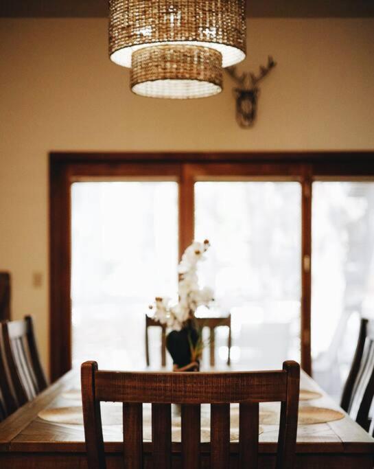 Kathys Cabin, King Bed, Hot Tub, Near-Nau & Downtown Attractions, Perfect Year-Round Mountain Getaway Flagstaff Exterior photo